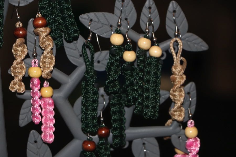 Handgefertigte Ohrringe aus Seilen in verschiedenen Farben, Perlen, Flechtarten online kaufen | Das Tau - Ihr Seiler bei Leipzig
