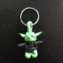 Kleiner Yoda-Schlüsselanhänger aus Seilen